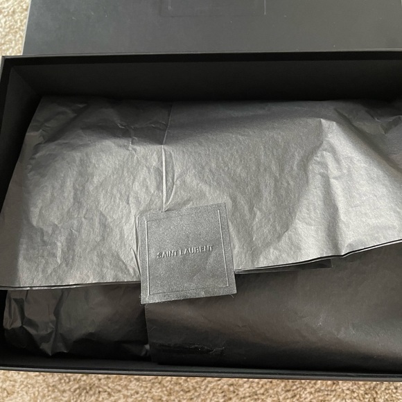 !SOLD! YSL SAINT LAURENT KATE SMALL CHAIN BAG IN GRAIN DE POUDRE - Picture 5 of 16